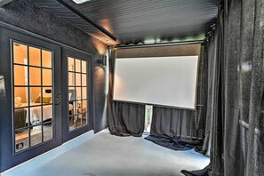 6 habitaciones, escritorio y tabla de planchar con plancha 