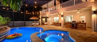 Stunning Thonotosassa Home ~ 7 Mi to Ocean!