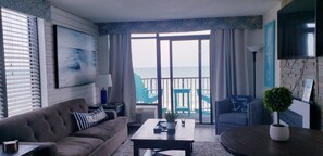 Smart TV, books - Newly Renovated Beachfront Oasis. (Myrtle Beach)