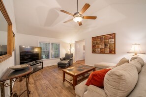 Smart TV, computer monitors