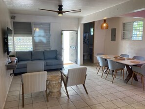 Dining - Walking distance to Boqueron, private pool, full A/C, sleeps 10 (Boquerón)