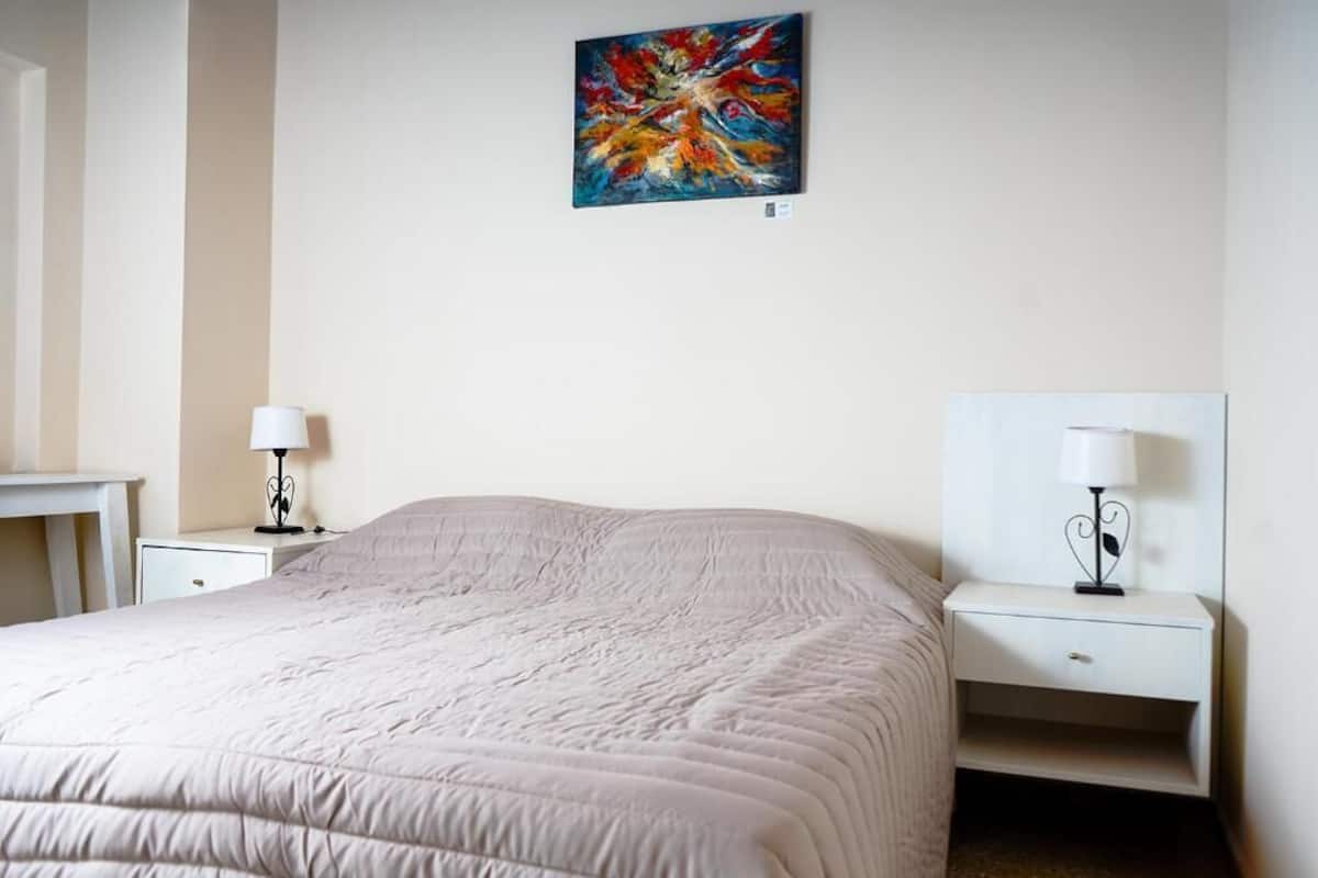 Basic Double Room | 1 bedroom, desk, soundproofing, free WiFi