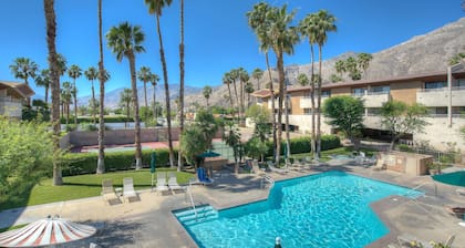 Relax @ Biarritz - Downtown Palm Springs - Pool, Hot Tub, Tennis, Mountain Views