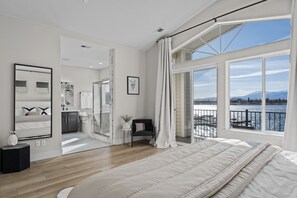 4 habitaciones, escritorio, tabla de planchar con plancha y wifi gratis 