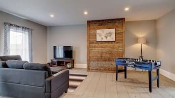 TV, fireplace, DVD player