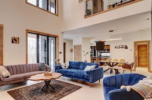 TV, fireplace, Netflix, DVD player