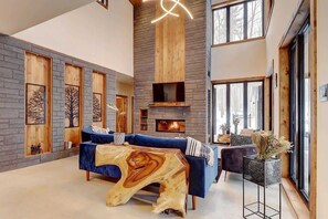 TV, fireplace, Netflix, DVD player