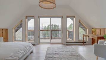 5 bedrooms, iron/ironing board, travel crib, WiFi