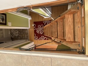 Interior - Cobby House  2 bedroom + Loft. (Just installed new 16 x 16  dock) (Tichborne)