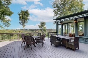 Outdoor dining - Brome Lake - Inground Pool - Spa - Lumen (Knowlton)