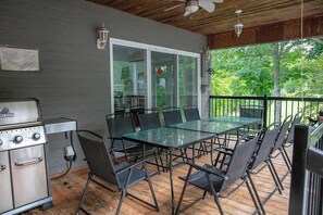 Outdoor dining - Owl's Head - Inground Pool - Spa - View - Méridien (Mansonville)