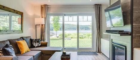 TV, fireplace, stereo