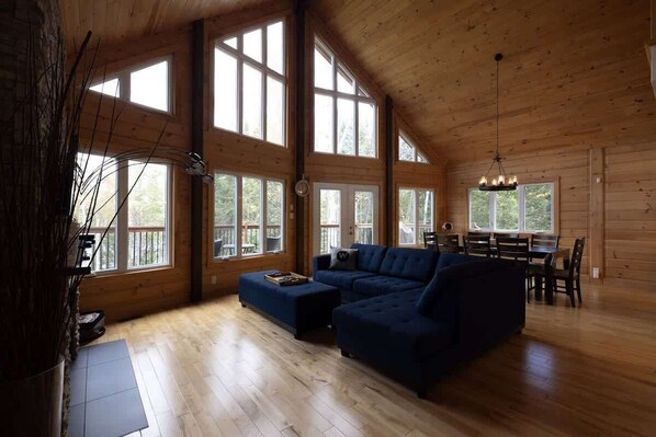 TV, fireplace, DVD player, offices