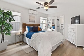 2 bedrooms, desk, travel crib, WiFi