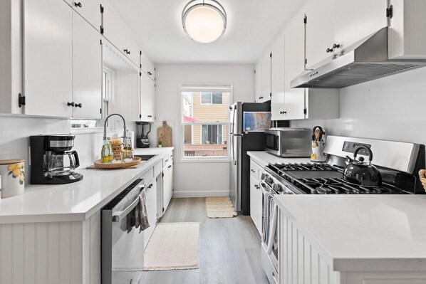 Fridge, microwave, oven, stovetop