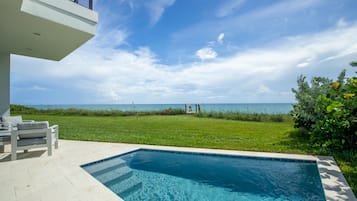 Piscine extérieure, piscine chauffée