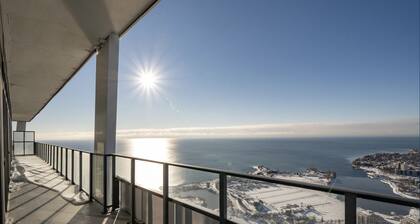 luxury penthouse in heart of Etobicoke