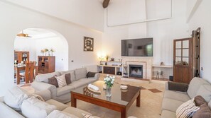 TV, fireplace, stereo - Finca El Arroyo Ronda by Ruralidays (Málaga)