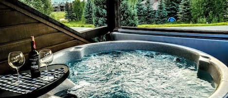 Bain à remous extérieur