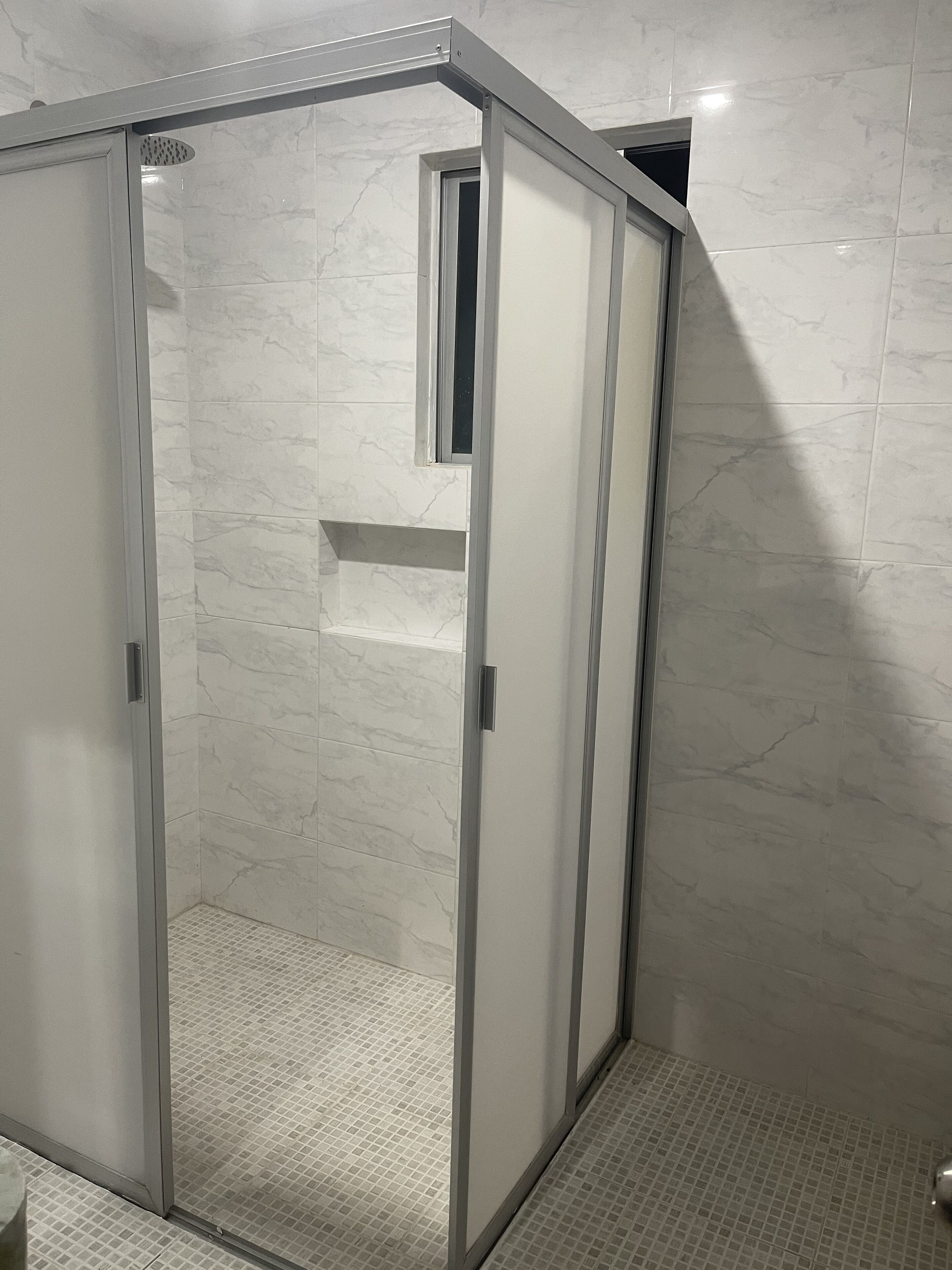 Ensemble douche/baignoire