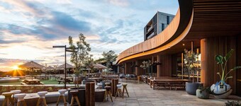 Luxury townhouse, ocean views, plunge pool, pets