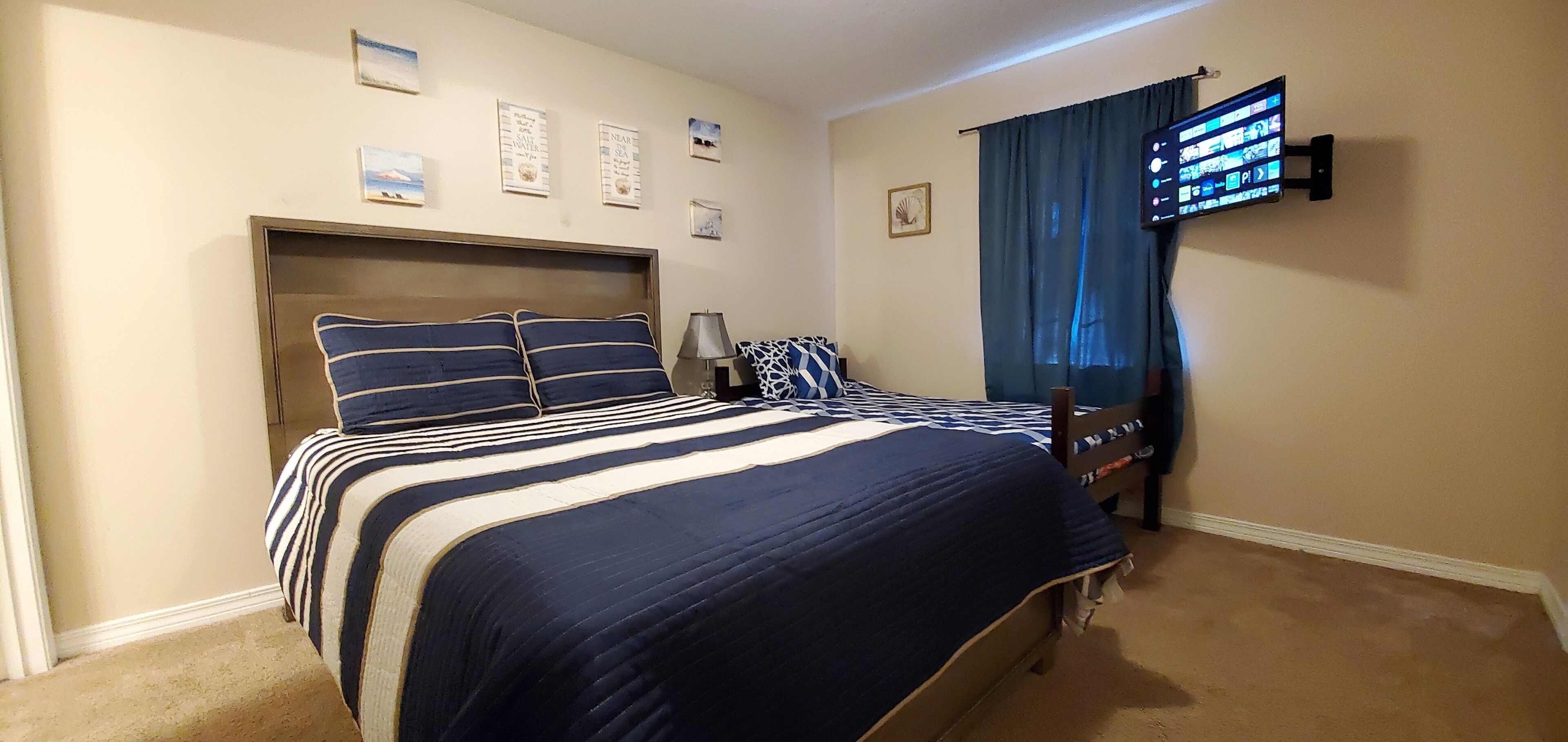 2 chambres, fer et planche à repasser, Wi-Fi, draps fournis