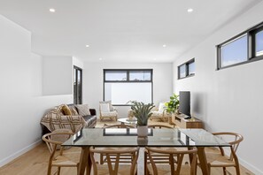 Dining - 3 Bedroom Townhouse - Centrally Located (Torquay)