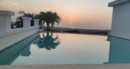 Atypical villa with panoramic ocean view