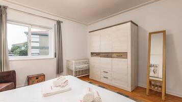 Strykjärn/strykbräda, gratis wi-fi och sängkläder