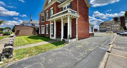 Newly Renovated Historic mansion 8 Bedrooms