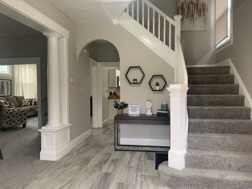 6 BR Home Just Minutes From Downtown Cincinnati