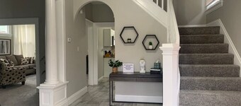 6 BR Home Just Minutes From Downtown Cincinnati