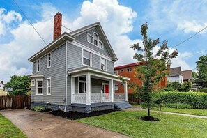 Exterior - 6 BR Home Just Minutes From Downtown Cincinnati (Cincinnati)