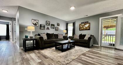 160 Overbrook · 3 bedroom home w/ privately fenced yard + hot tub.