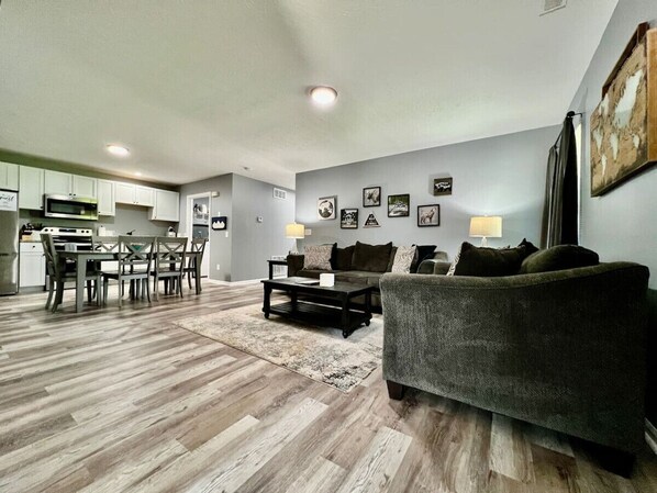 TV, fireplace - 160 Overbrook · 3 bedroom home w/ privately fenced yard + hot tub. (Monroe)