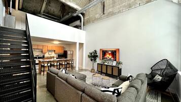 Télévision, cheminée