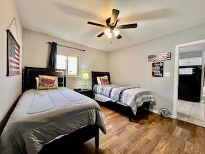 2 bedrooms, desk, iron/ironing board, WiFi