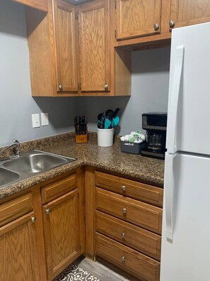 Fridge, microwave, oven, stovetop - 5145 Porsche · Newly Remodeled 2 BDRM Ranch- Attached Home (Liberty Township)