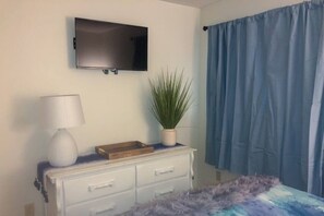Iron/ironing board, travel crib, WiFi, bed sheets