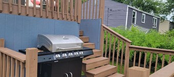 Private Pool, Firepit, BBQ - A FUN place to RELAX.