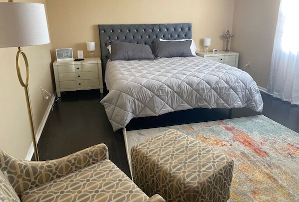3 Schlafzimmer, Schreibtisch, Bügeleisen/Bügelbrett, WLAN
