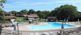 3933 S Valley Brook Drive · ✪ Ed's Englewood well furnished home ✪