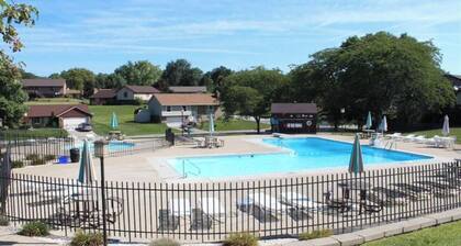 3933 S Valley Brook Drive · ✪ Ed's Englewood well furnished home ✪