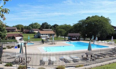 3933 S Valley Brook Drive · ✪ Ed's Englewood well furnished home ✪