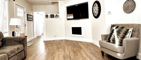 TV, fireplace