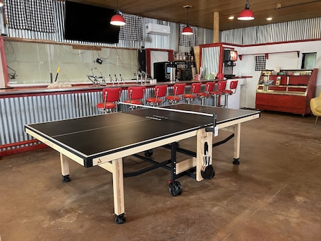 Mesas de billar. Fort Davis Drug Store Hotel