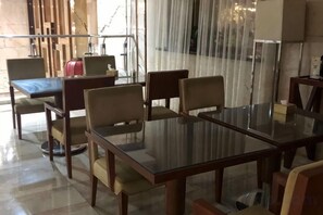 Ảnh chưa phân loại, 3 trong số 105 ảnh, nút