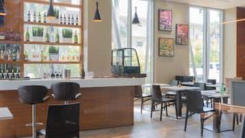 Bar (en el alojamiento)