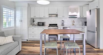 < 1 Mi to El Paseo: Cottage Oasis w/ Fire Pit
