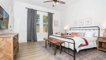 3 bedrooms, iron/ironing board, free WiFi, bed sheets
